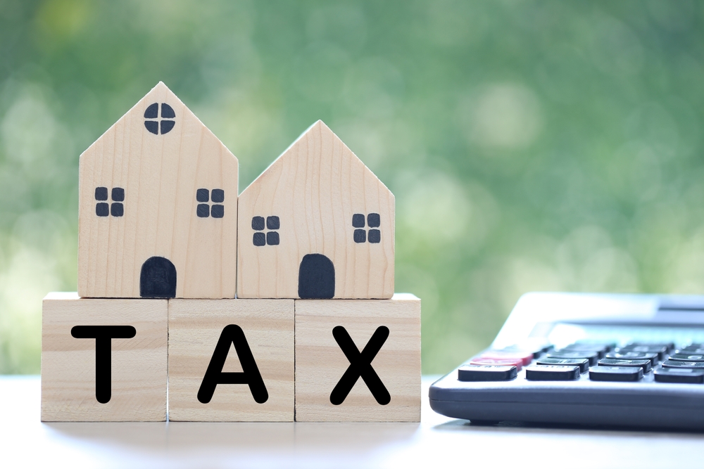 Diagram of taxes, mortgages, and judgment liens affecting Texas real property.